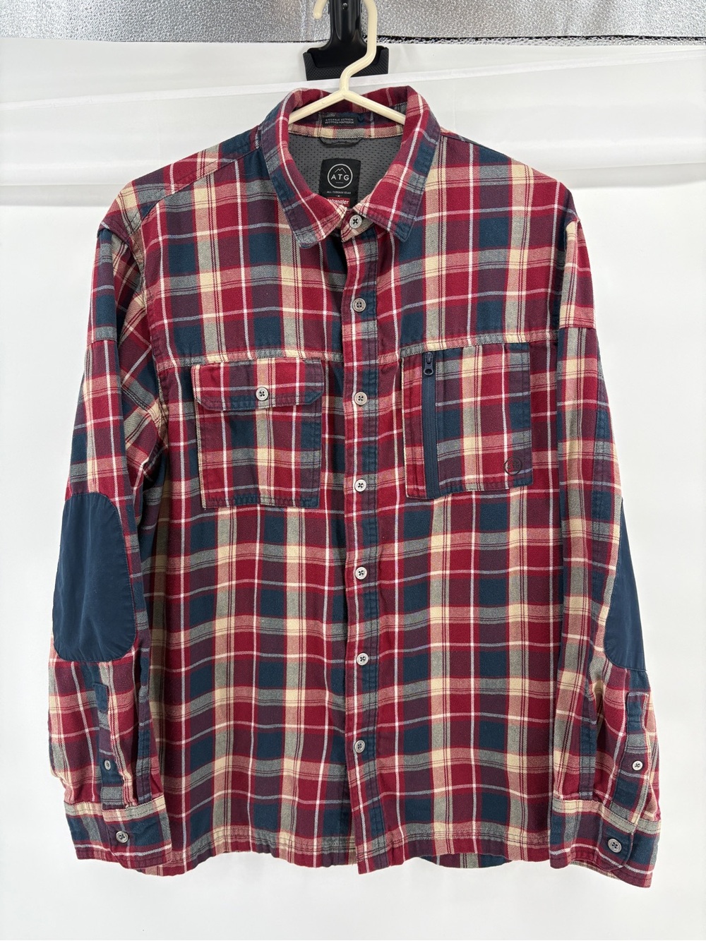 Wrangler ATG Shirt Mens Large Red Blue Plaid Flannel Long Sleeve Elbow Patches